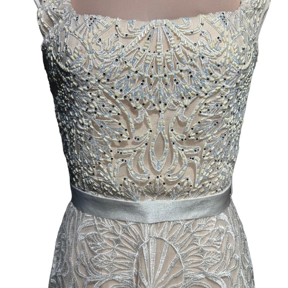 TADASHI SHOJI bridal ivory dress NWT size 4. Absolutely gorgeous. - Picture 15 of 16